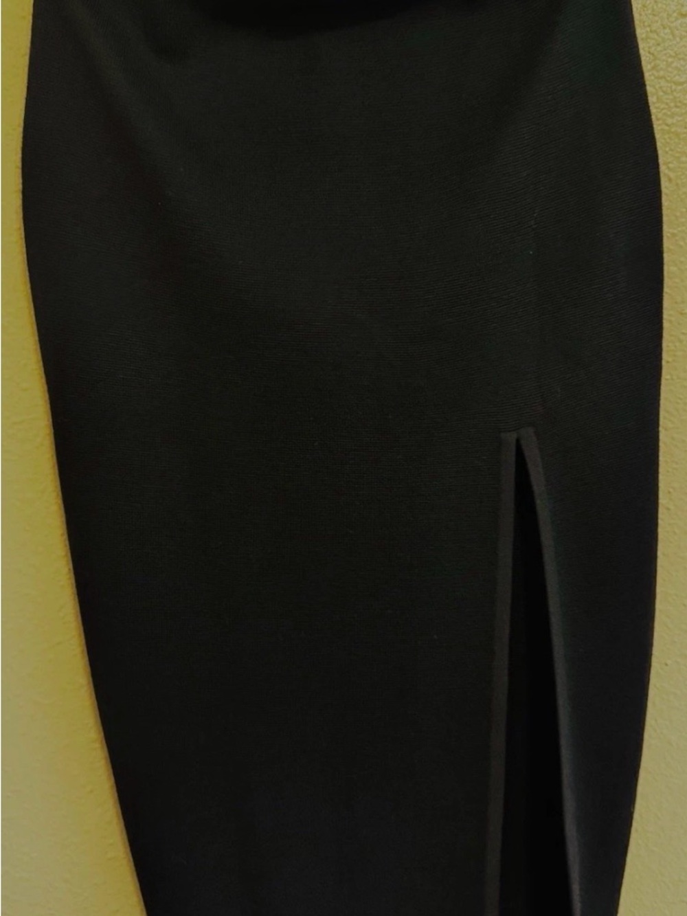 Donna Karan Black Pencil Skirt with Front Slit . Coachella time